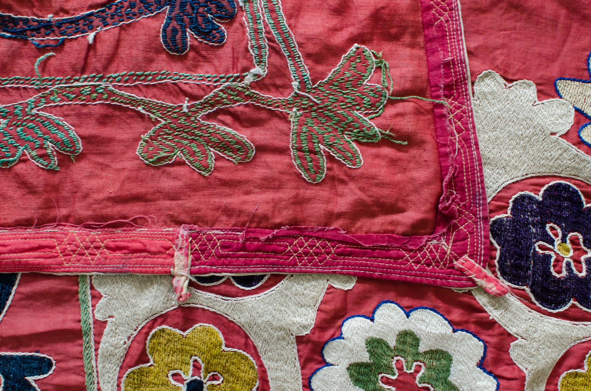 Tenture Murale Vintage Gujrati, Coton Brodé Main Motifs Floraux (2,9x2,9ft)